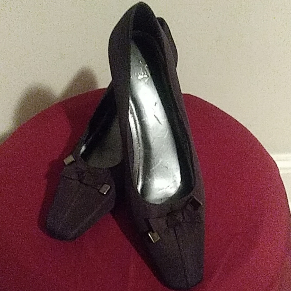 Shoes - Picture 3 of 3